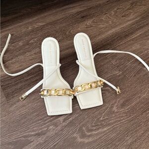 Chic White Sandals with Gold Chain